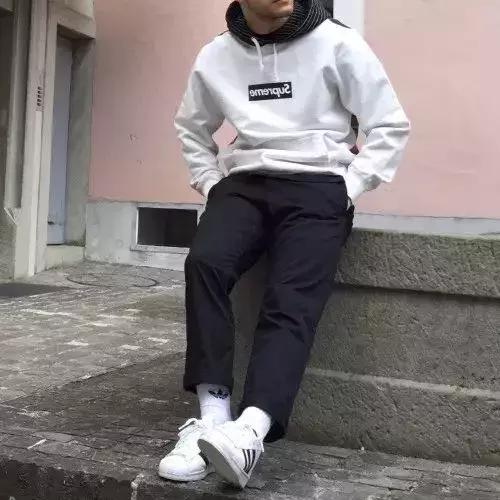 superstar璇炵敓,鍑洪亾澶氬勾渚濈劧寰堝勾杞荤殑鐖辫眴