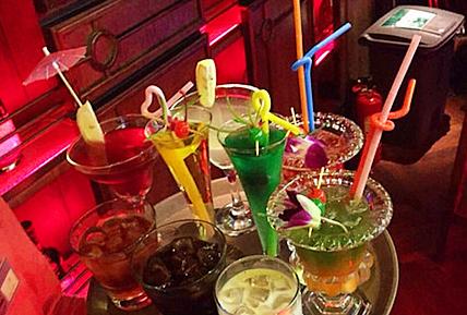 苏荷酒吧重庆九街最低消费多少,重庆不夜城酒吧一条街