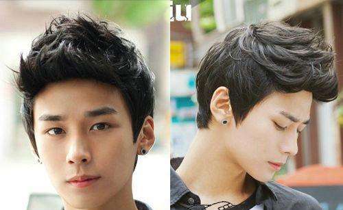 海边的风好大头发都要被吹凌乱了,风大头发吹得乱糟糟