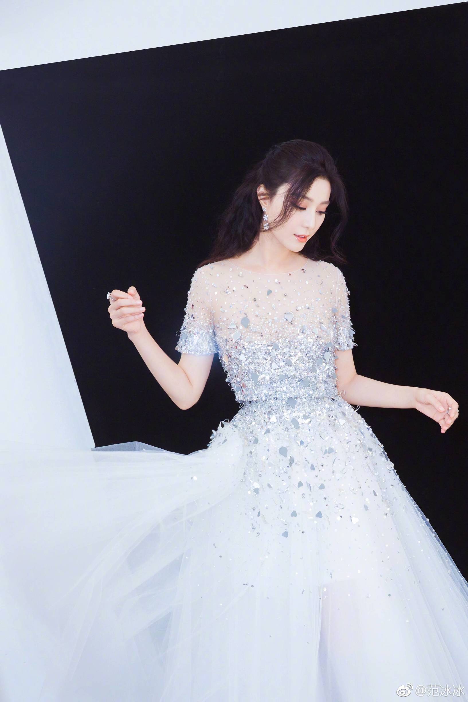 范冰冰唇膏,范冰冰唇部精华一次买200支