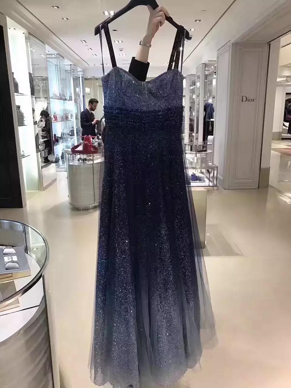 穿Dior星空裙的模特比ab还美！神似王思聪前女友，就是嘴巴怪怪的