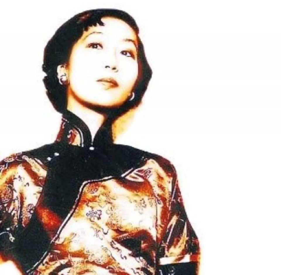 跟着宋慧乔、李圣经一起打造“新年妆”，你看怎么样？