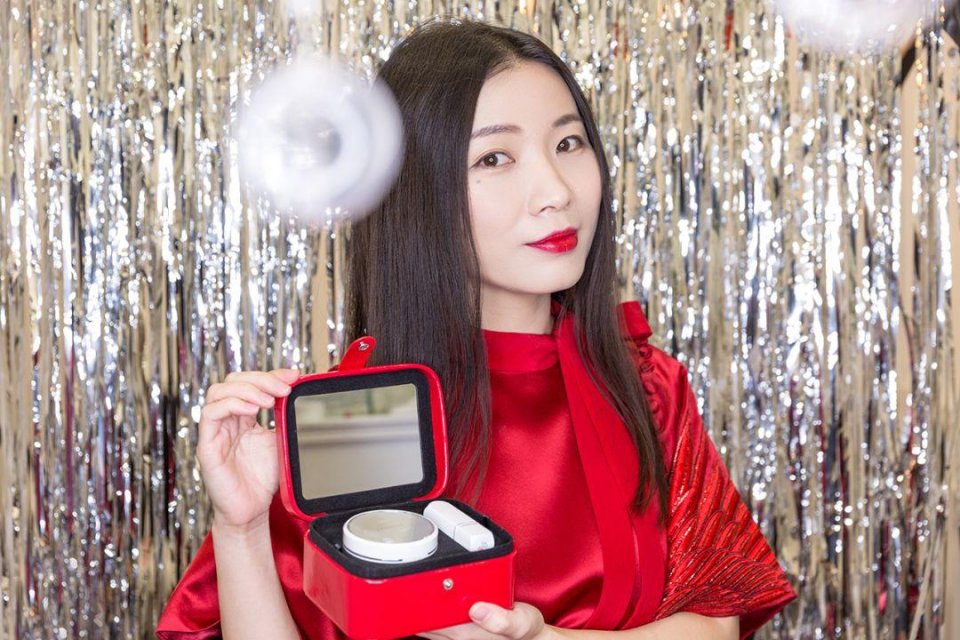 跟着宋慧乔、李圣经一起打造“新年妆”，你看怎么样？