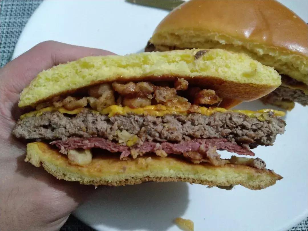 40元一个的汉堡味道如何，汉堡王德州烟熏安格斯厚牛堡测评