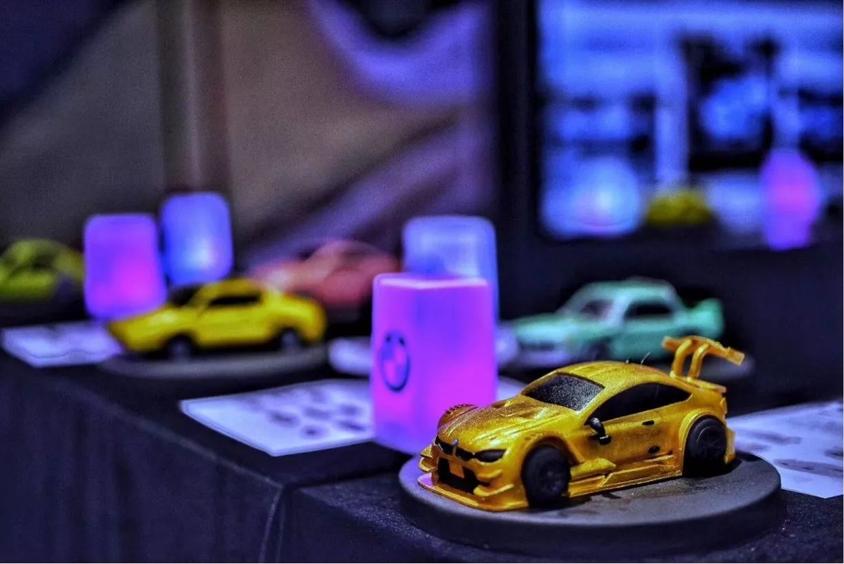 2.6米宝马logo大蛋糕，300人没有吃完