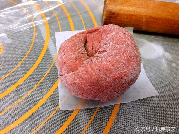 红的出彩与自信,丰富内涵不是吹出来