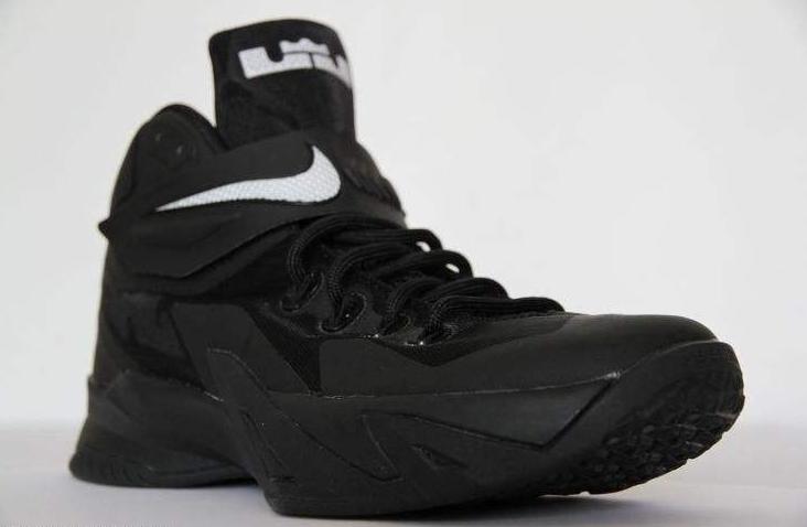 詹姆斯士兵8代旧鞋值多少,詹姆斯士兵9代哪一年出的