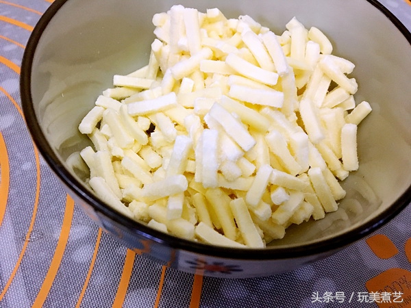 红的出彩与自信,丰富内涵不是吹出来