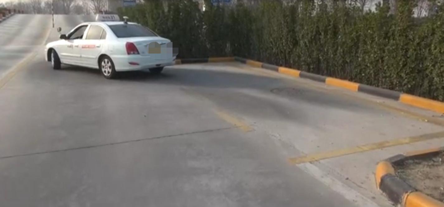 科目二踩离合器脚软得发抖,考驾照科目二为什么脚发抖