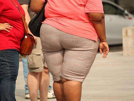 腿的长短我们决定不了，但腿的粗细可以通过这5个动作去改善