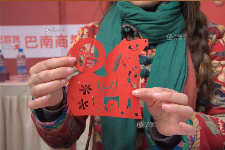 男子做糖画30多年作品常被人高价购买收藏