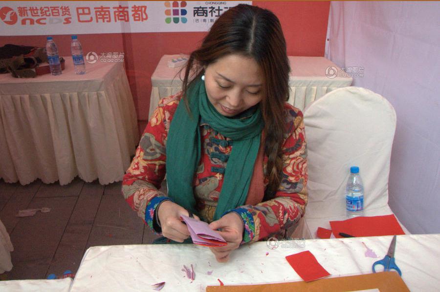 男子做糖画30多年作品常被人高价购买收藏