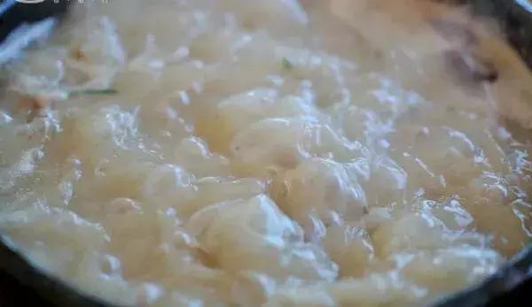 来自西藏墨脱的石锅鸡,西藏墨脱特色石锅