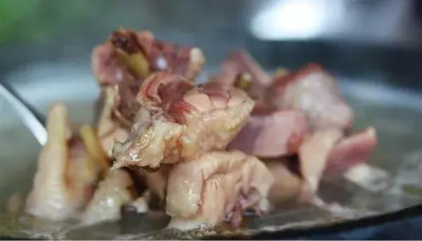 来自西藏墨脱的石锅鸡,西藏墨脱特色石锅