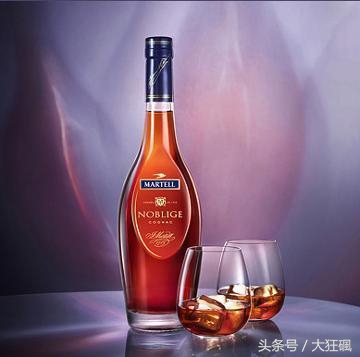 鸡尾酒的特点有哪些你了解吗,调制鸡尾酒一般需要什么原料