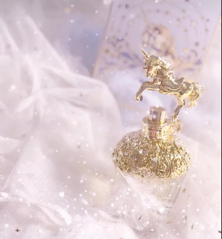 拜年喷什么香水好闻女,大年初一喷香水