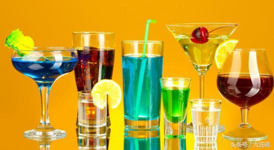 鸡尾酒的特点有哪些你了解吗,调制鸡尾酒一般需要什么原料