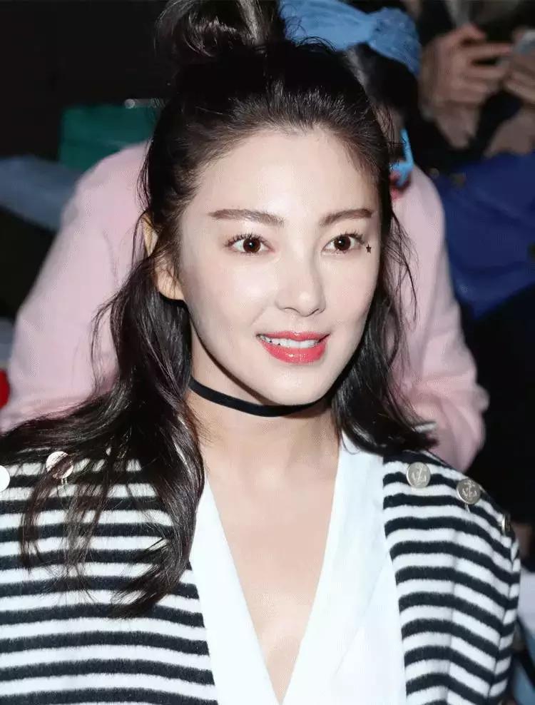 秋季流行发型五种很火的发型,兔年开年发型推荐