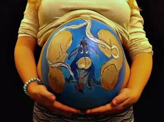 米兰达可儿挺孕肚逛街,米兰达可儿挺着孕肚