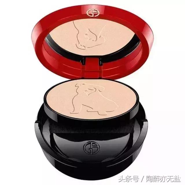 狗年新时尚，国际大牌为迎合中国市场，都出了些什么看不懂的时尚