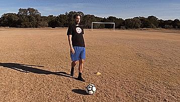 足球教程十个实用的踢球技巧,足球初学者必读