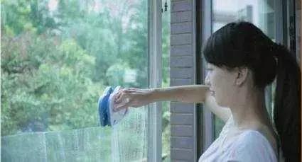 璃擦的又净又亮的，原因是用了这些小妙招