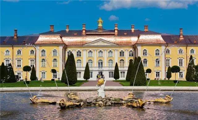 格调|我能想到最性感的画面，就是静*坐静**在那里，等帅哥美女驾到