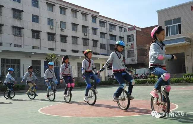 让师生更好更多的展示自己的才华,让学校变得更加美好可以做些什么