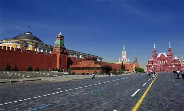 格调|我能想到最性感的画面，就是静*坐静**在那里，等帅哥美女驾到