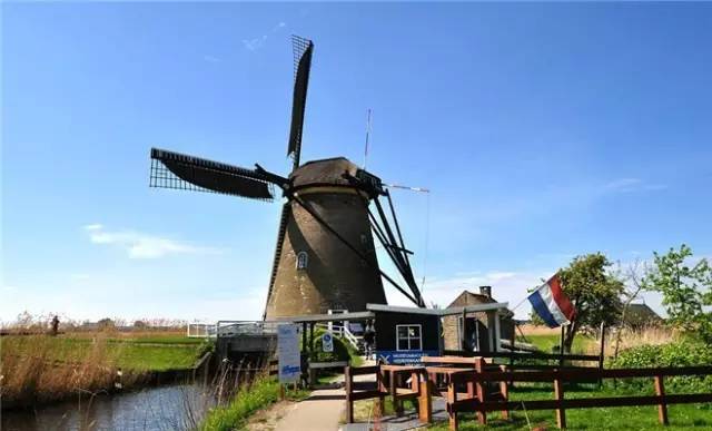 格调|我能想到最性感的画面，就是静*坐静**在那里，等帅哥美女驾到