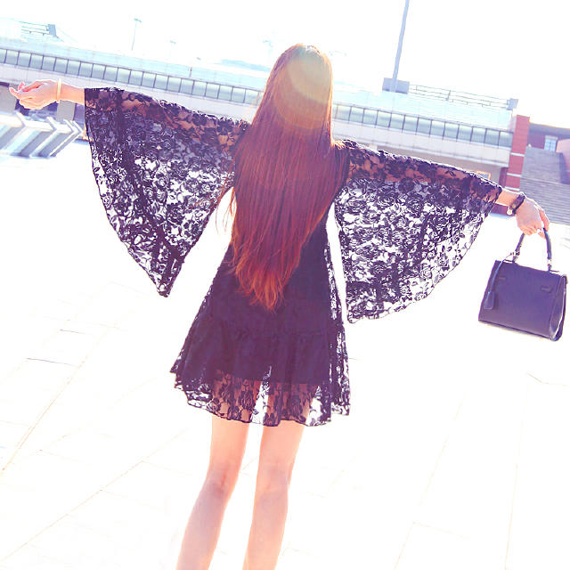 甜美白色蕾丝吊带连衣裙,可爱甜美蕾丝连衣裙