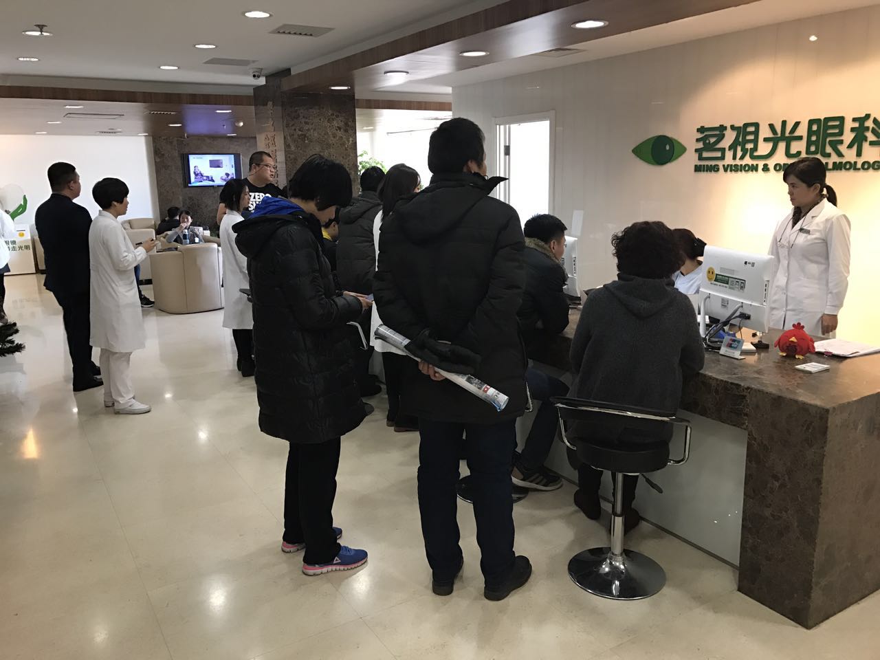 近视手术后如何科学用眼,如何避免近视手术后的干眼症