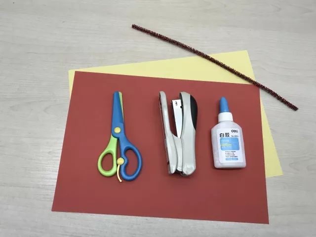 元宵节小灯笼手工怎么做,元宵节小灯笼彩纸制作