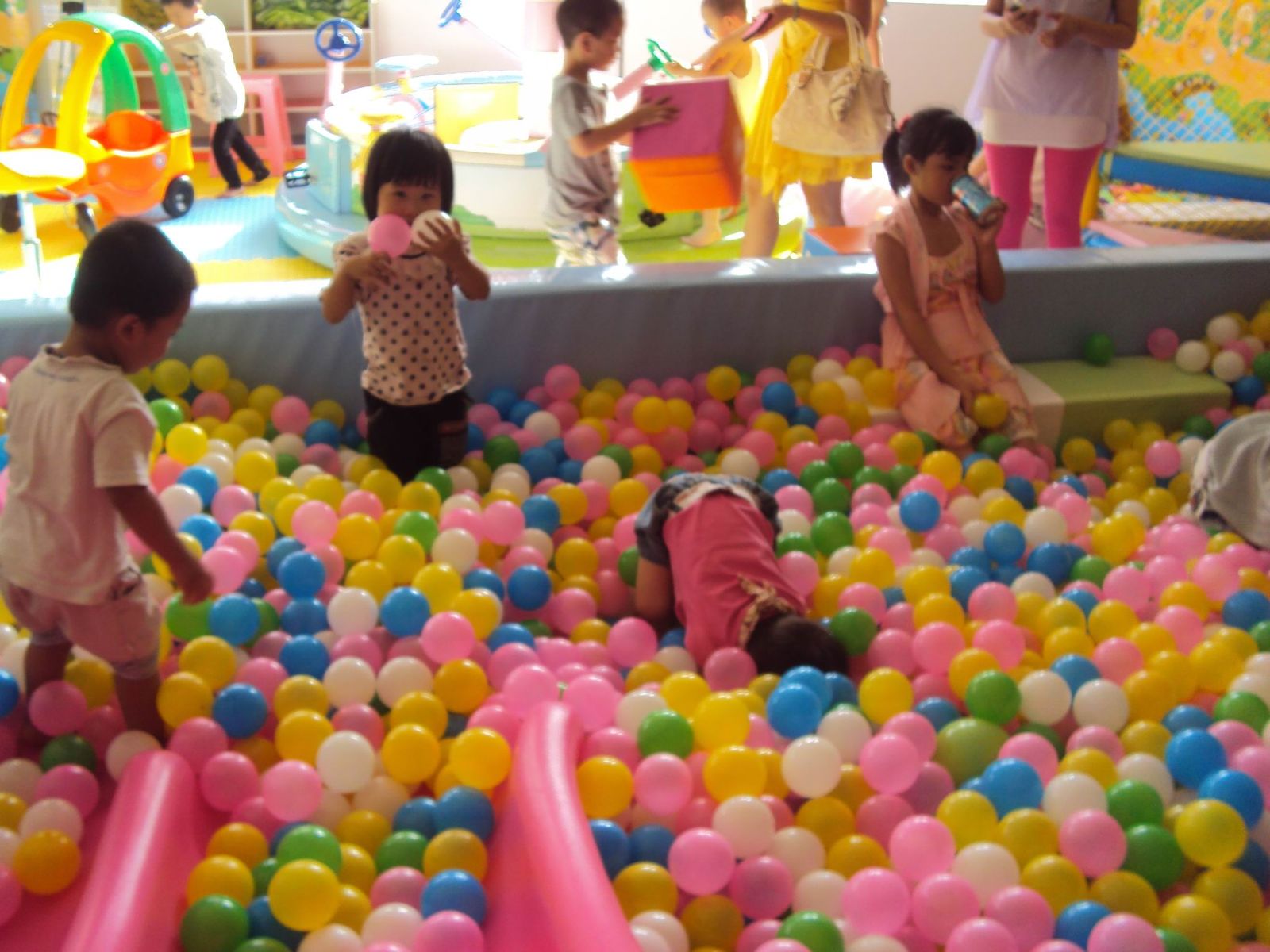 儿童轨道小火车游乐设备,十大投资小的网红儿童游乐设备