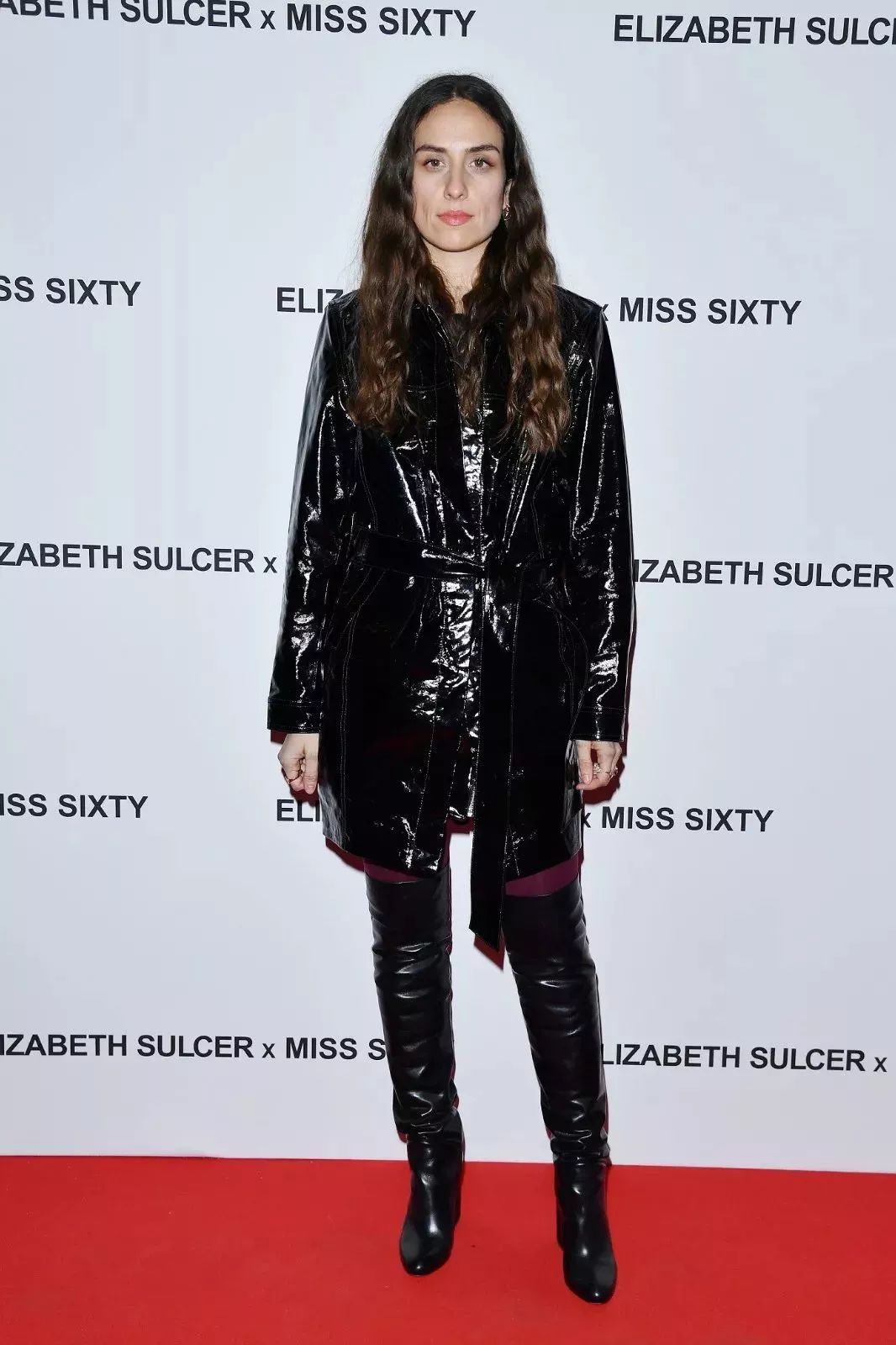 “石头姐”、“黄金芭比”现身ELIZABETHSULCERxMISSSIXTY系列发布派对，演绎示范及穿搭！