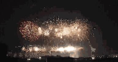 美爆了广州小蛮腰夜景,美爆了的紫色烟花