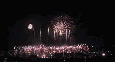 美爆了广州小蛮腰夜景,美爆了的紫色烟花