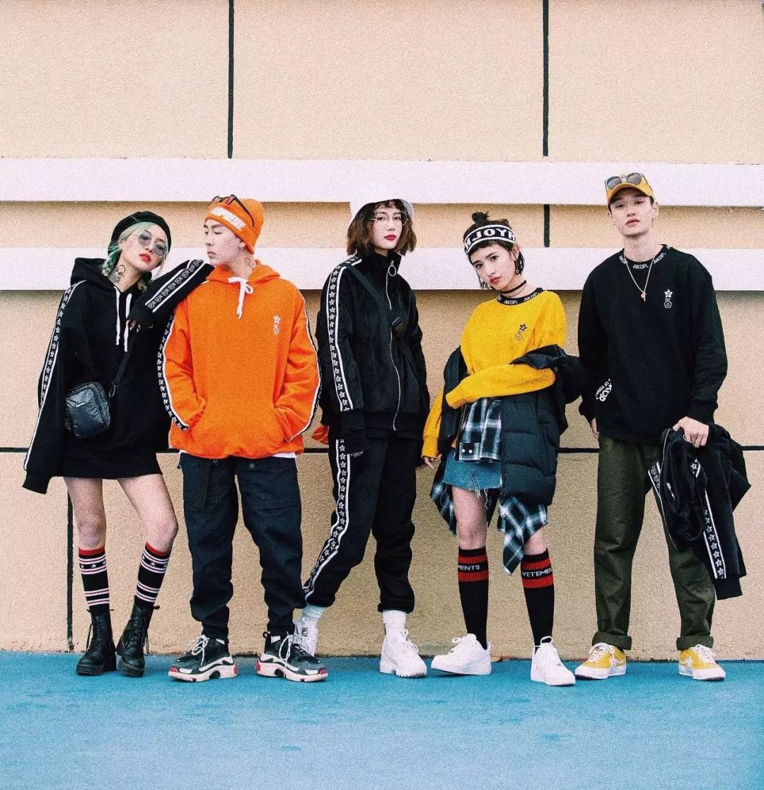 年轻人的潮玩空间,qq空间营销案例