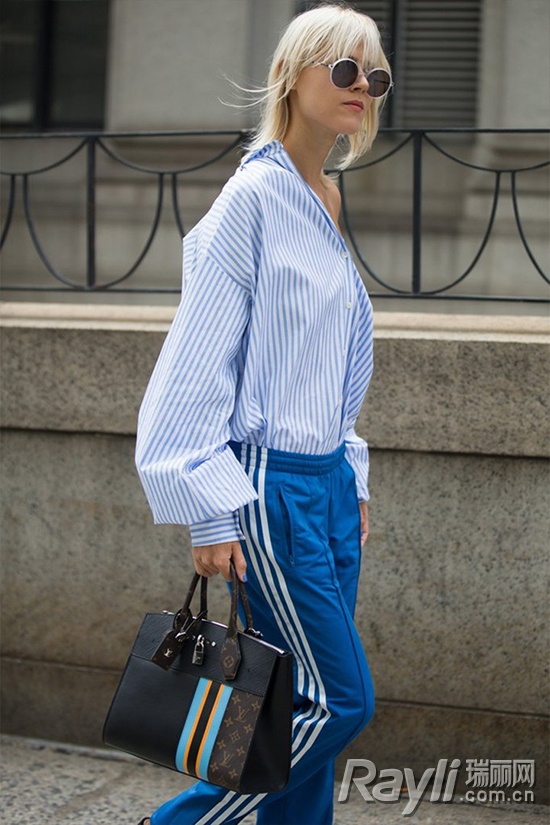 杨紫冬季穿什么裤子,杨紫穿直筒裤