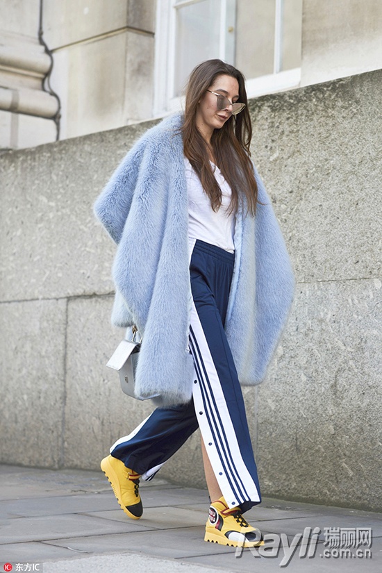 杨紫冬季穿什么裤子,杨紫穿直筒裤