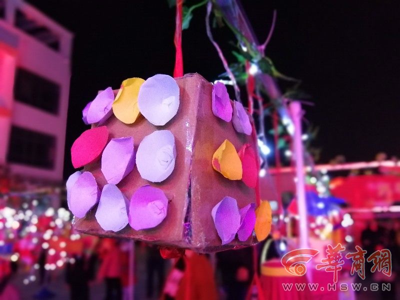 亲子灯笼手工制作中秋彩灯,手工制作小灯笼里放的灯光