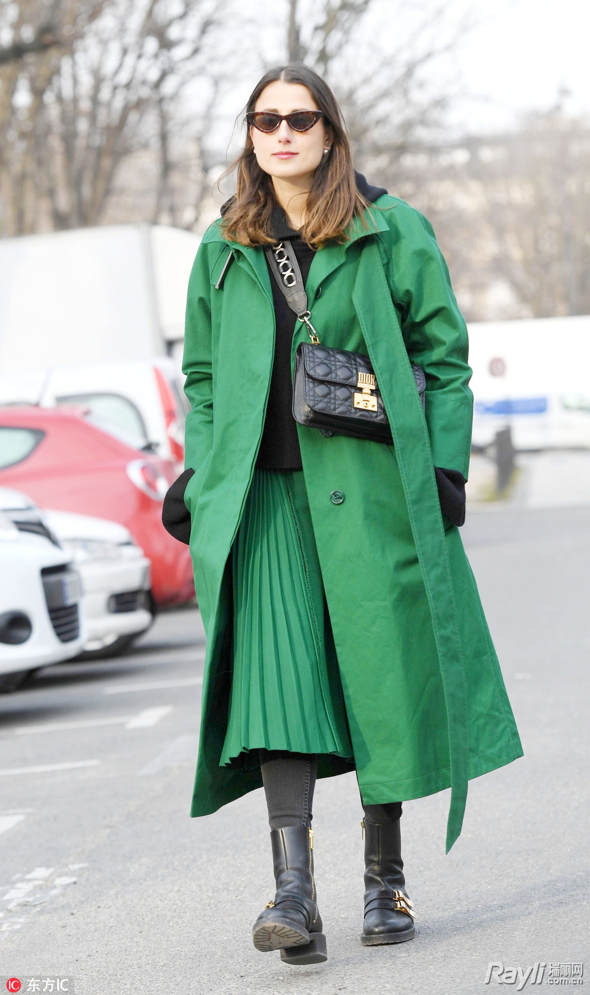 白色小香风外套可以搭配百褶裙吗,百褶裙的三种不同穿搭