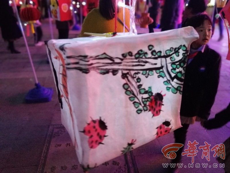 亲子灯笼手工制作中秋彩灯,手工制作小灯笼里放的灯光