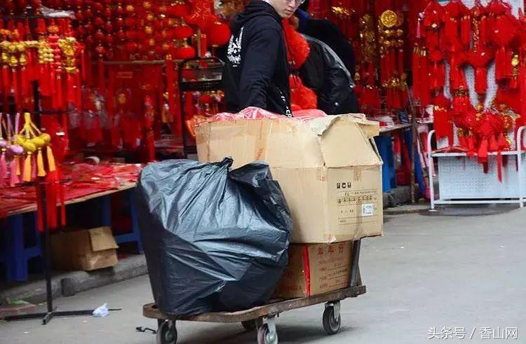 珠海闹市中破破烂烂的老街，有我儿时过年的味道