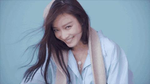 代言一个接一个，她的资源也太好了吧