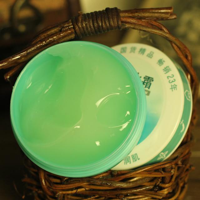 化个淡妆用什么化妆品就可以了,想化淡妆买些什么化妆品