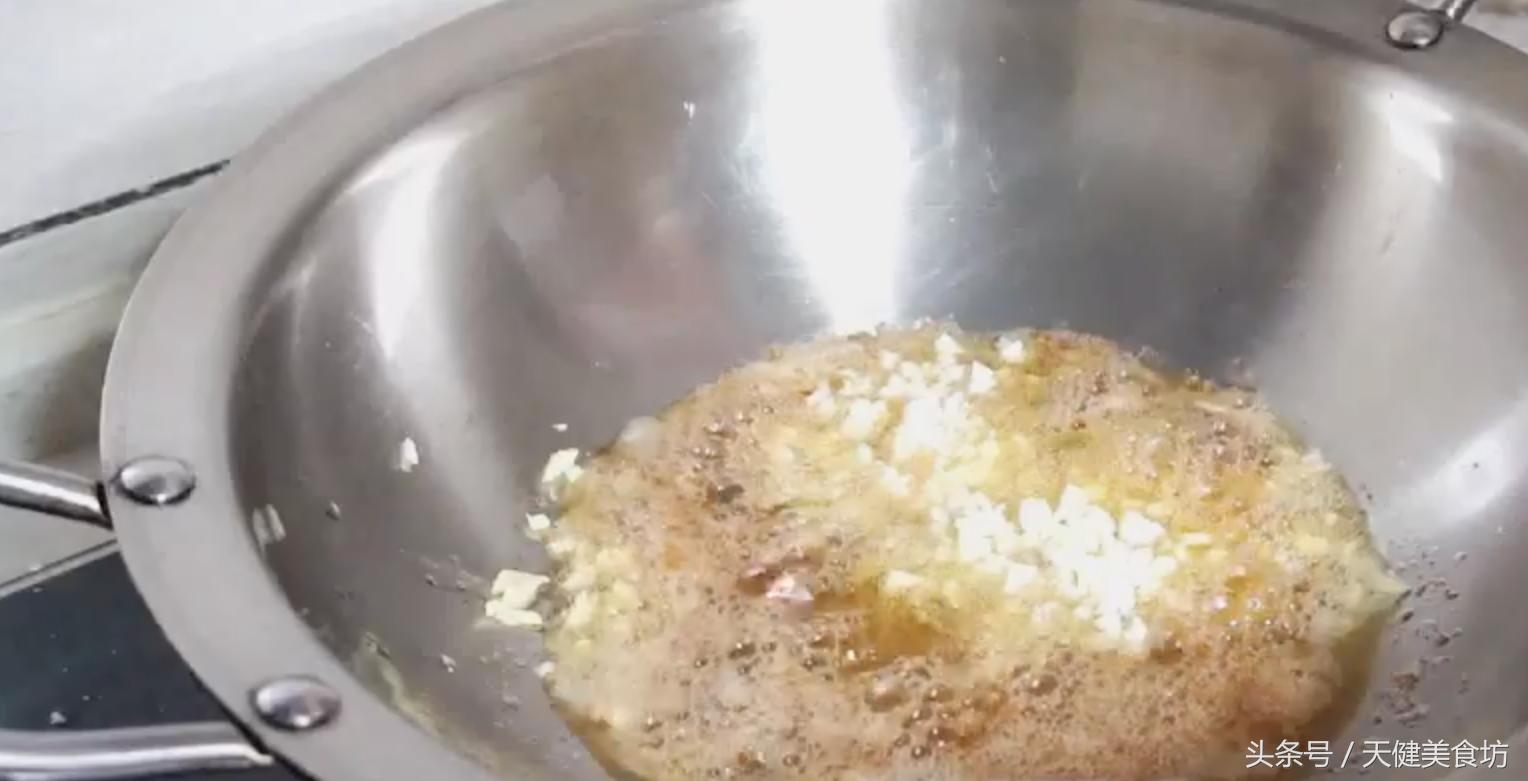 喜欢吃油焖虾的赶紧收藏这个做法,爱吃虾的千万不要错过