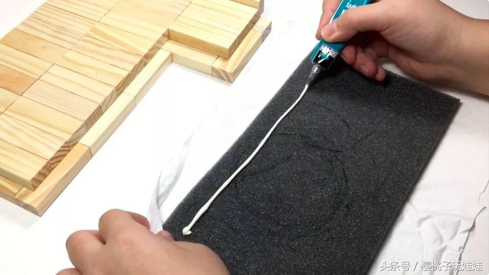 手工diy给芭比娃娃做床,手工芭比娃娃的床怎么做