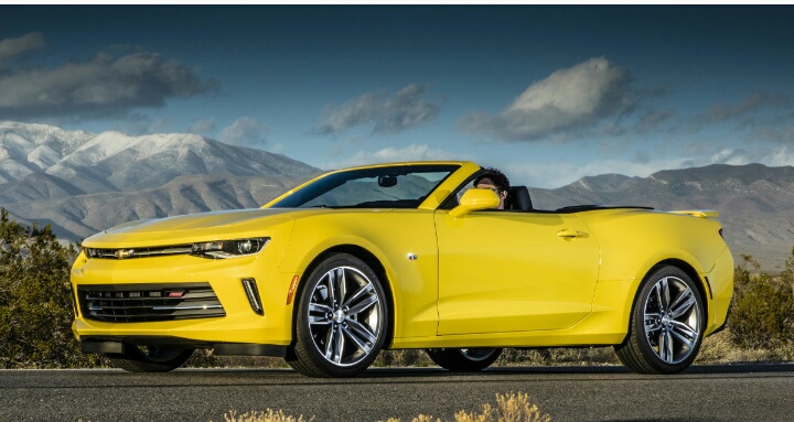 雪佛兰科迈罗，俗称大黄蜂，虽然说是平民跑车，可是价格可不亲民