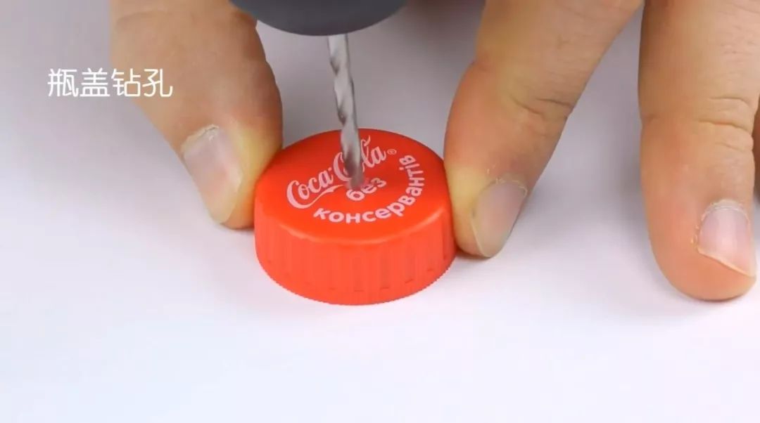 如何用可乐充气,用可乐怎么给气球充气